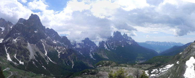 Panorama verso le cime di Vezzana, Cimon e le Pale dalla zona della Seggiovia Paradiso